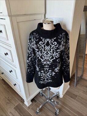 Icelandic Design M mock neck wool sweater